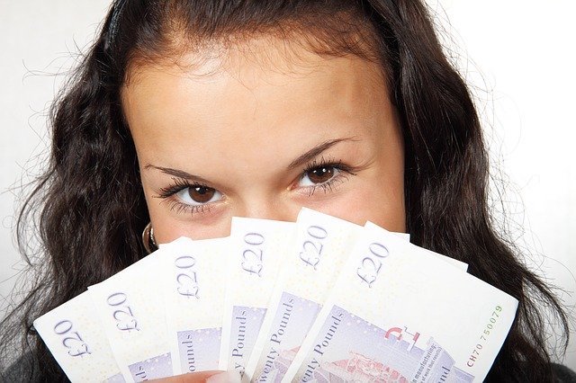 london woman with money